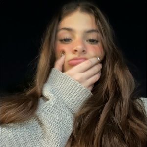 Meet your Posher, Flavia